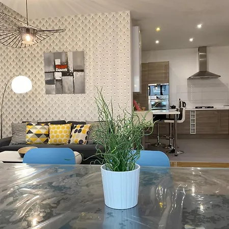 La Bonneterie Grand Part Dieu De Charme Pour 8 Personnes *