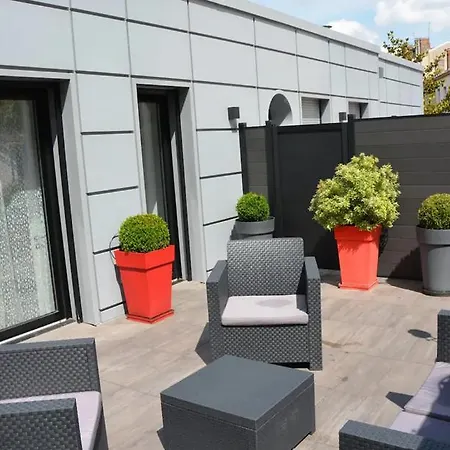 La Bonneterie Grand Part Dieu De Charme Pour 8 Personnes Lyon