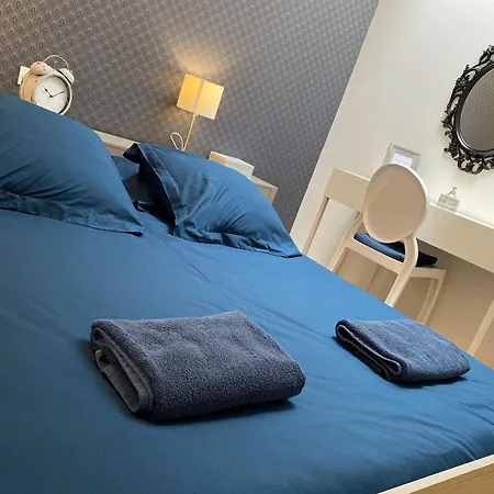Apartment La Bonneterie Grand Part Dieu De Charme Pour 8 Personnes Lyon
