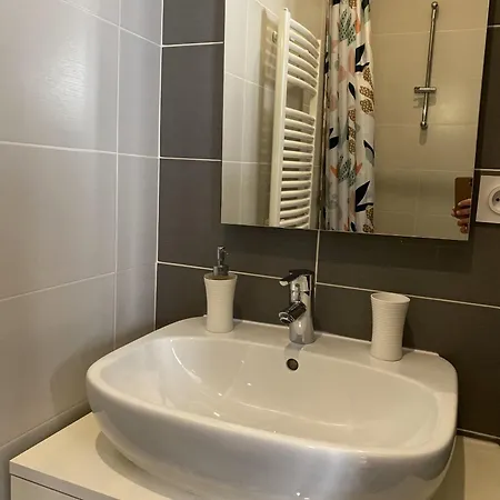 La Bonneterie Grand Part Dieu De Charme Pour 8 Personnes