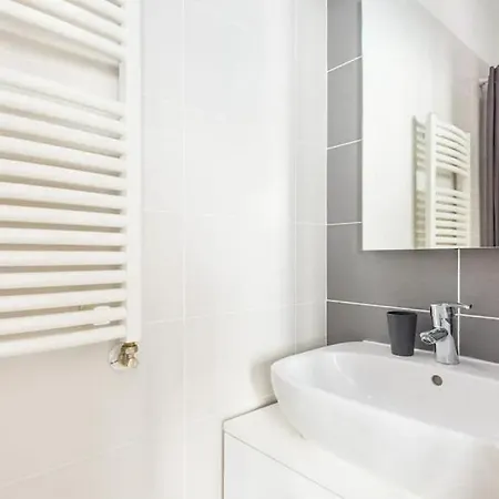La Bonneterie Grand Part Dieu De Charme Pour 8 Personnes Appartement *