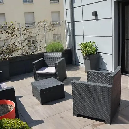 Appartement La Bonneterie Grand Part Dieu De Charme Pour 8 Personnes *